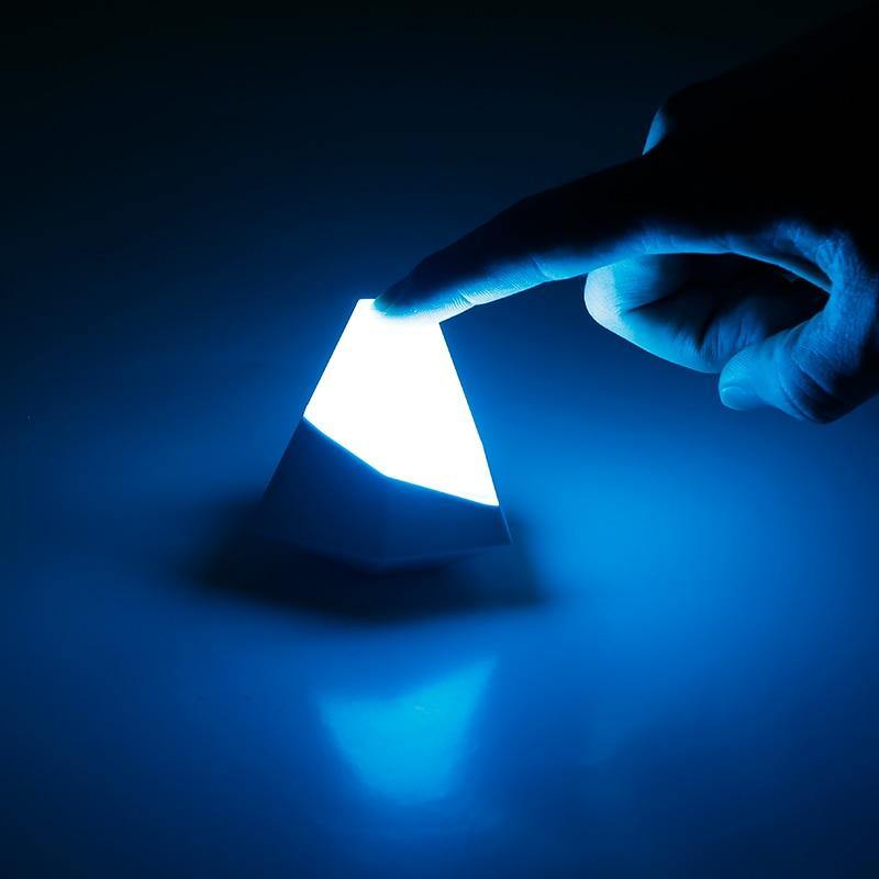 Diamond LED Night Light Wireless Charger | 10W Fast Charging | RGB Colour Changing, Magnetic, USB-C Rechargeable
