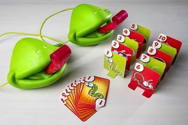 Family Game Chameleon Mask Target Cards Kids with Blow-Powered Tongue