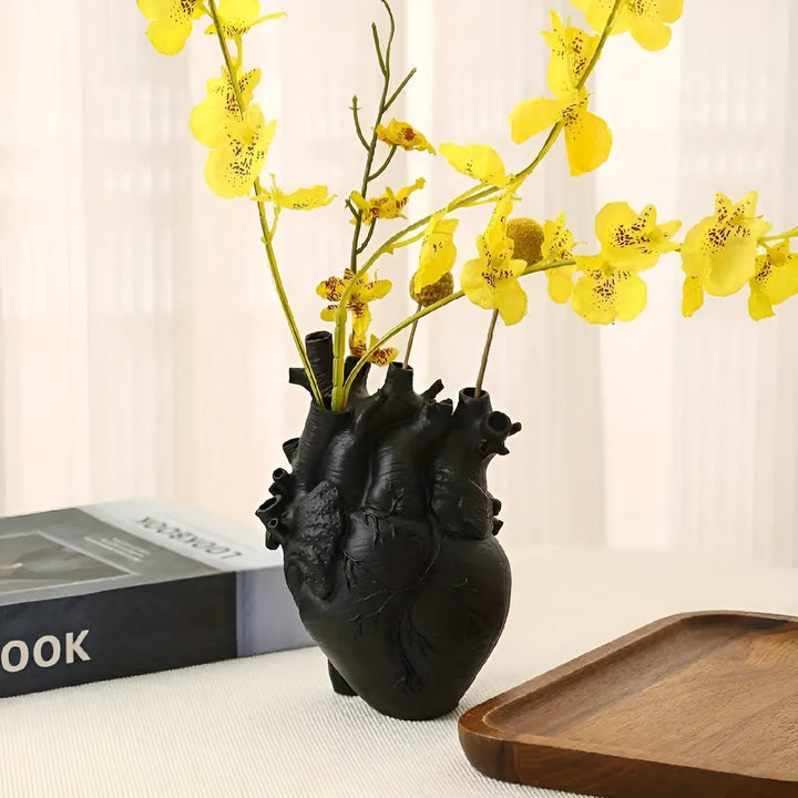 Heart-Shaped Resin Vase | Red, Black, White or Gold Colour Options | Modern Decorative Accent for Fresh or Dried Flowers