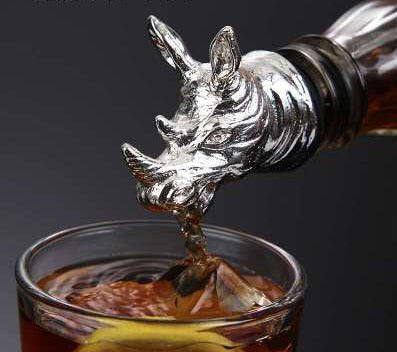 Red Wine Pourer | Sculpted Animal Head Bottle Spout