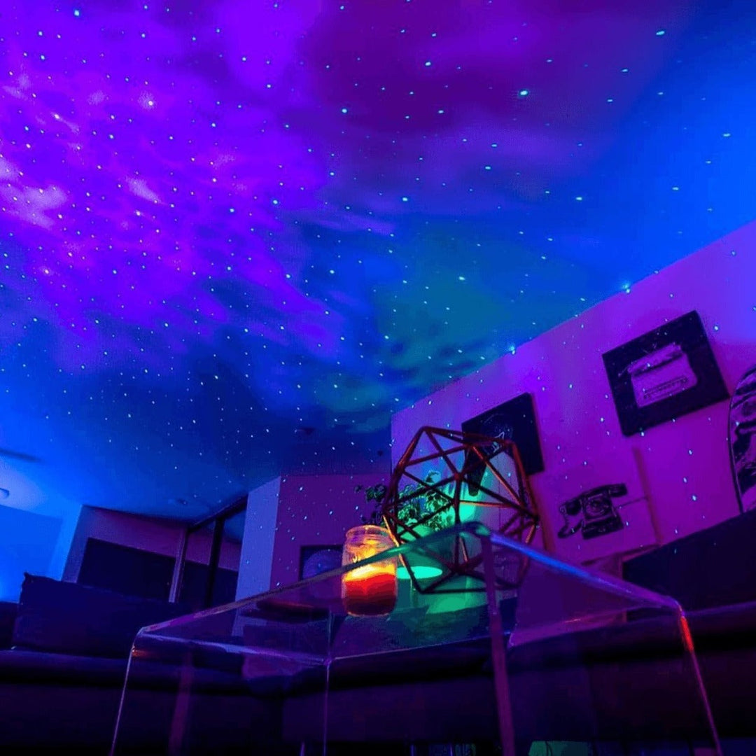 Star Projector with Astronaut Design | 8 Colour Modes, Remote Control &amp; Auto Timer | USB Powered, Rotatable Helmet